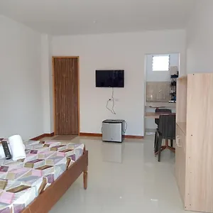 Hotel __aplaridel Suites__