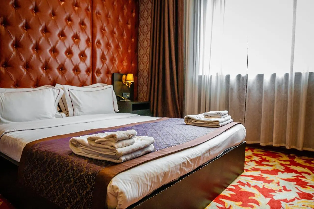 Grand Opera Hotel 阿拉木图